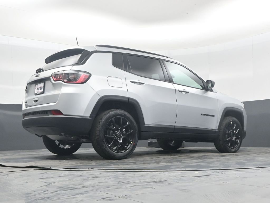 New 2026 Jeep Compass Latitude AWD/4WD image 35