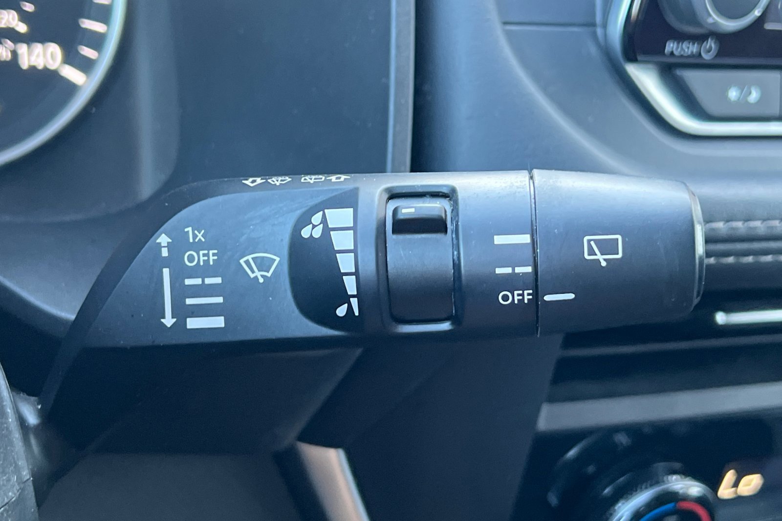 Used 2023 Nissan Rogue SV image 34