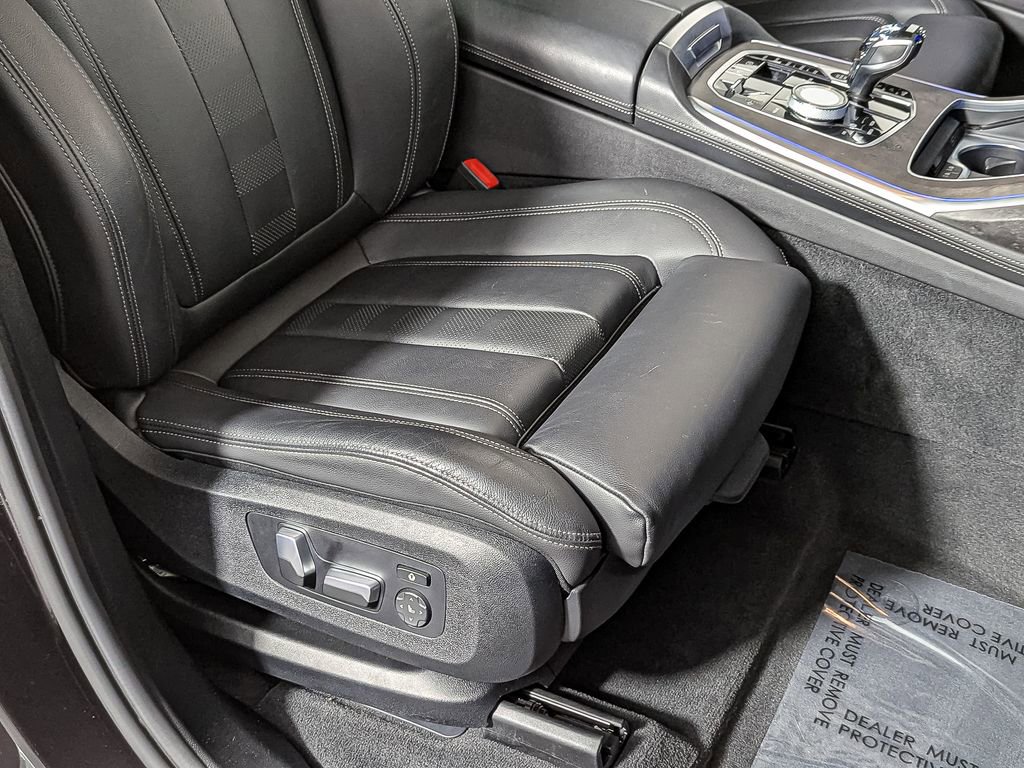Used 2022 BMW X7 xDrive40i w/ Executive Package image 27