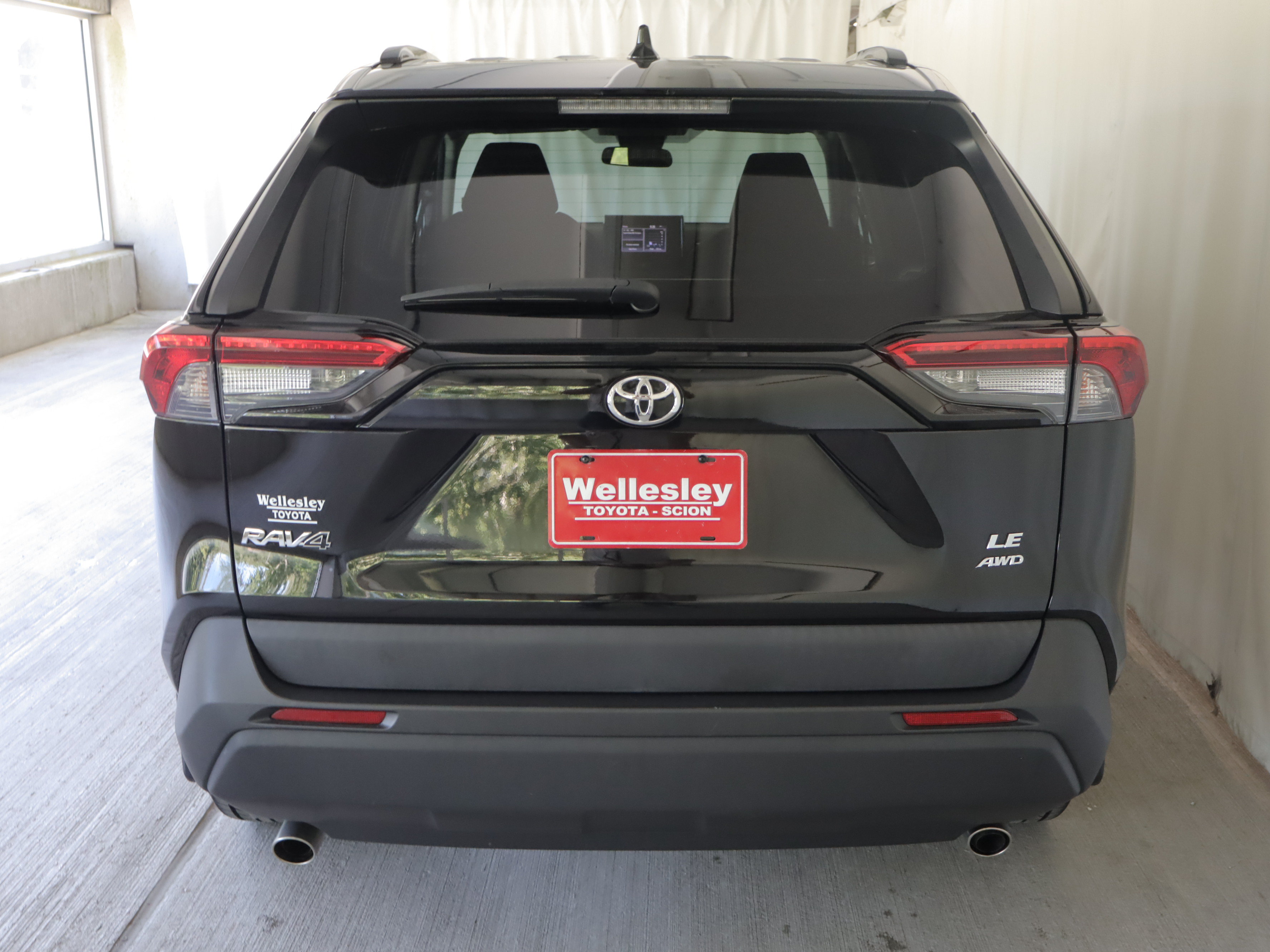 Used 2019 Toyota RAV4 LE AWD/4WD image 24