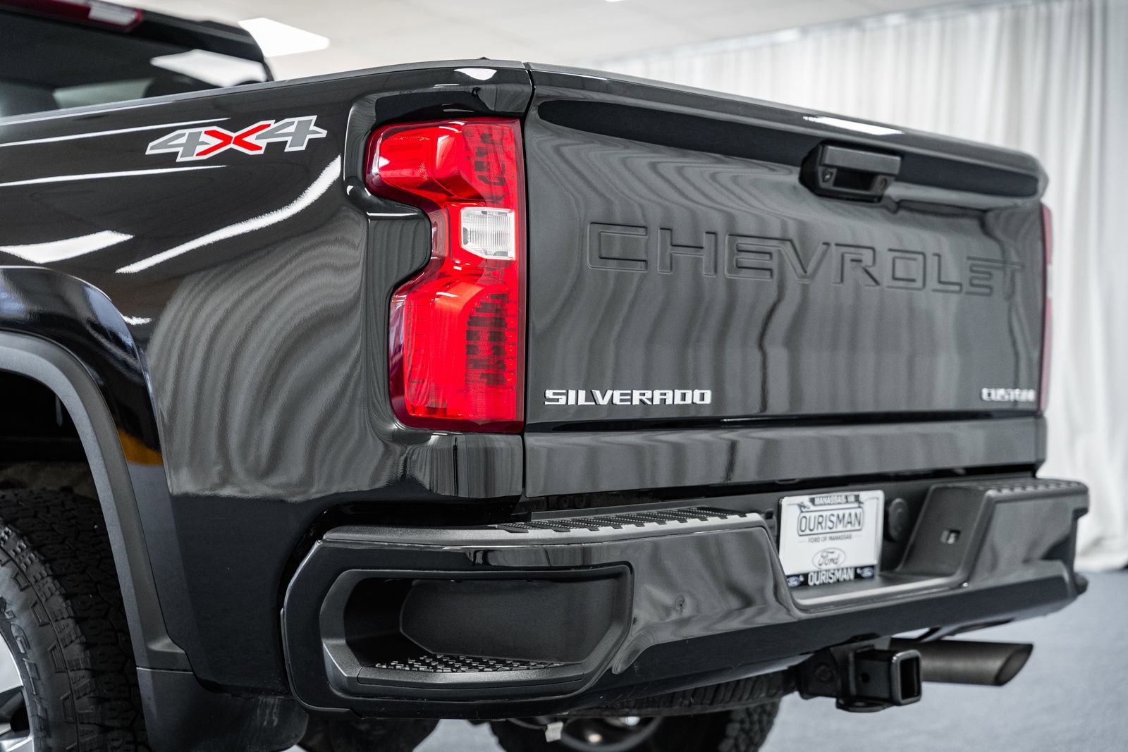 Used 2024 Chevrolet Silverado 2500 Custom image 6