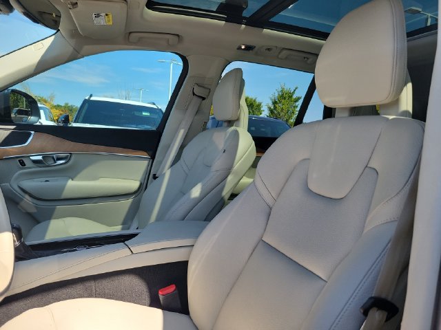 Used 2021 Volvo XC90 T6 Momentum w/ Advanced Package AWD/4WD image 14