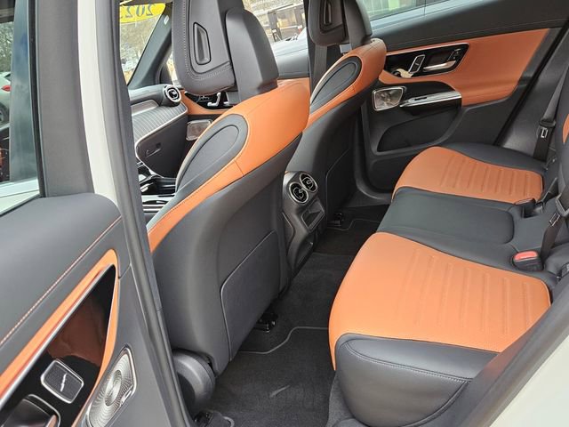 Used 2023 Mercedes-Benz GLC 300 image 7