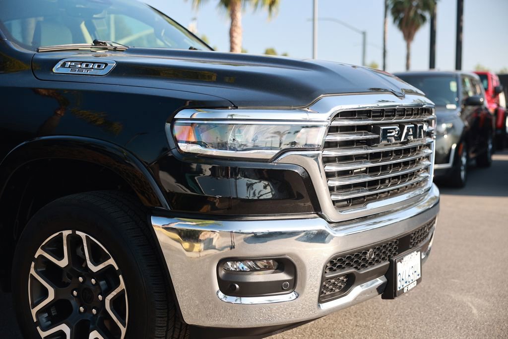 Used 2025 RAM 1500 Laramie AWD/4WD image 7