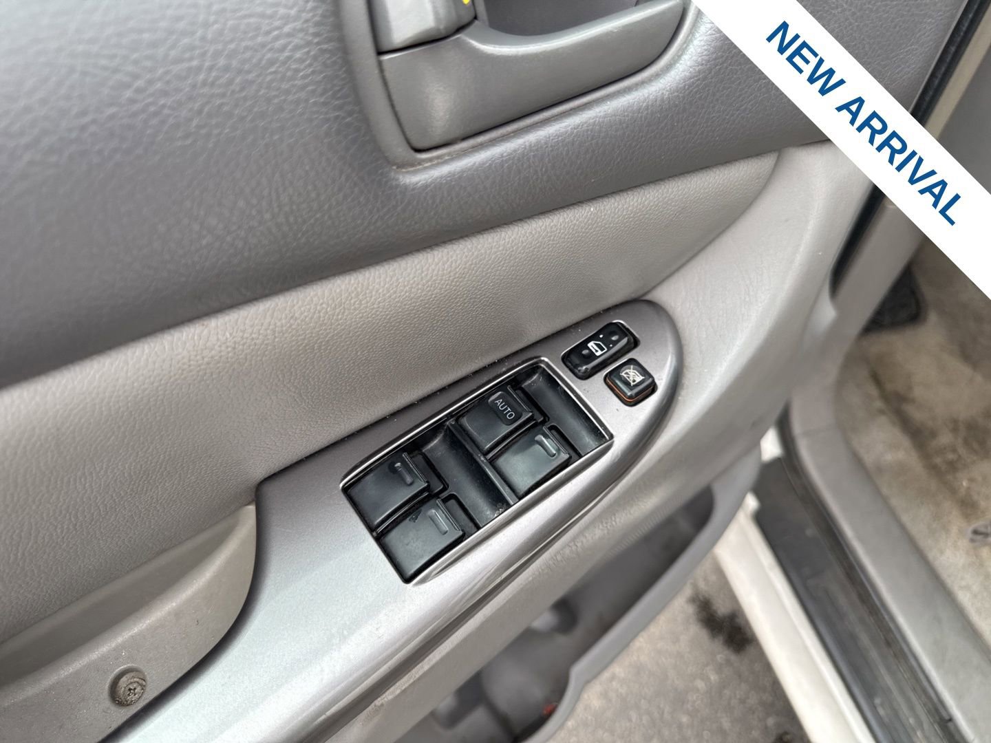 Used 2008 Toyota Sienna CE image 17