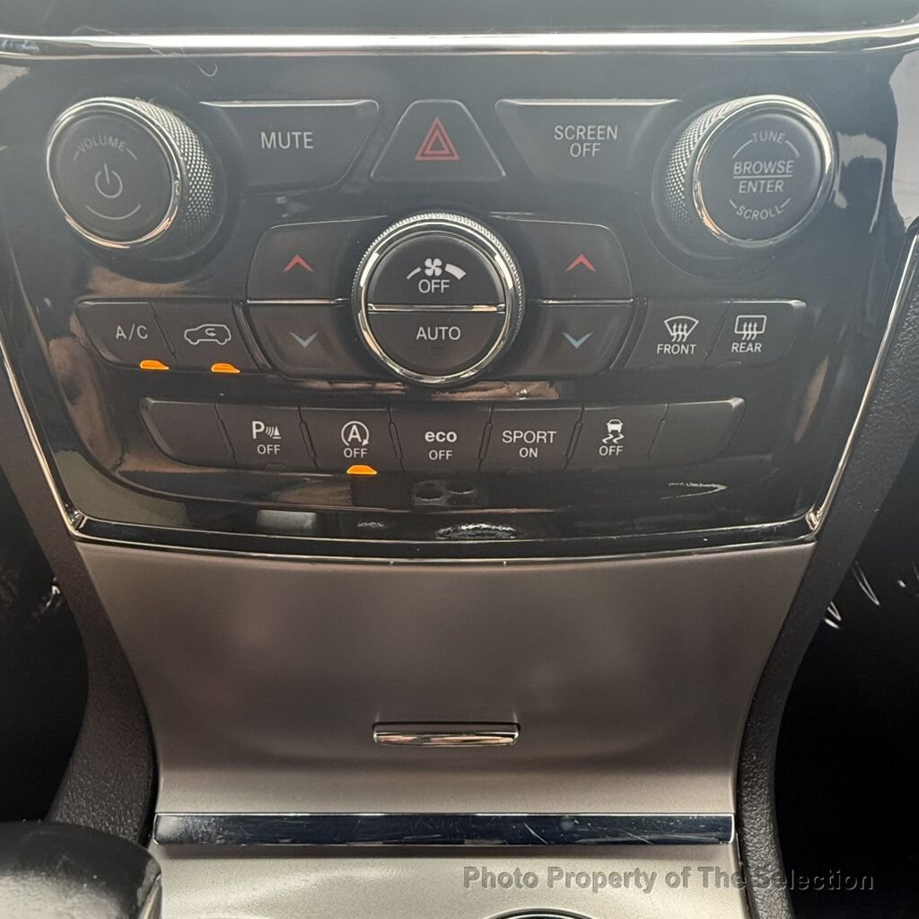 Used 2020 Jeep Grand Cherokee Altitude AWD/4WD image 33