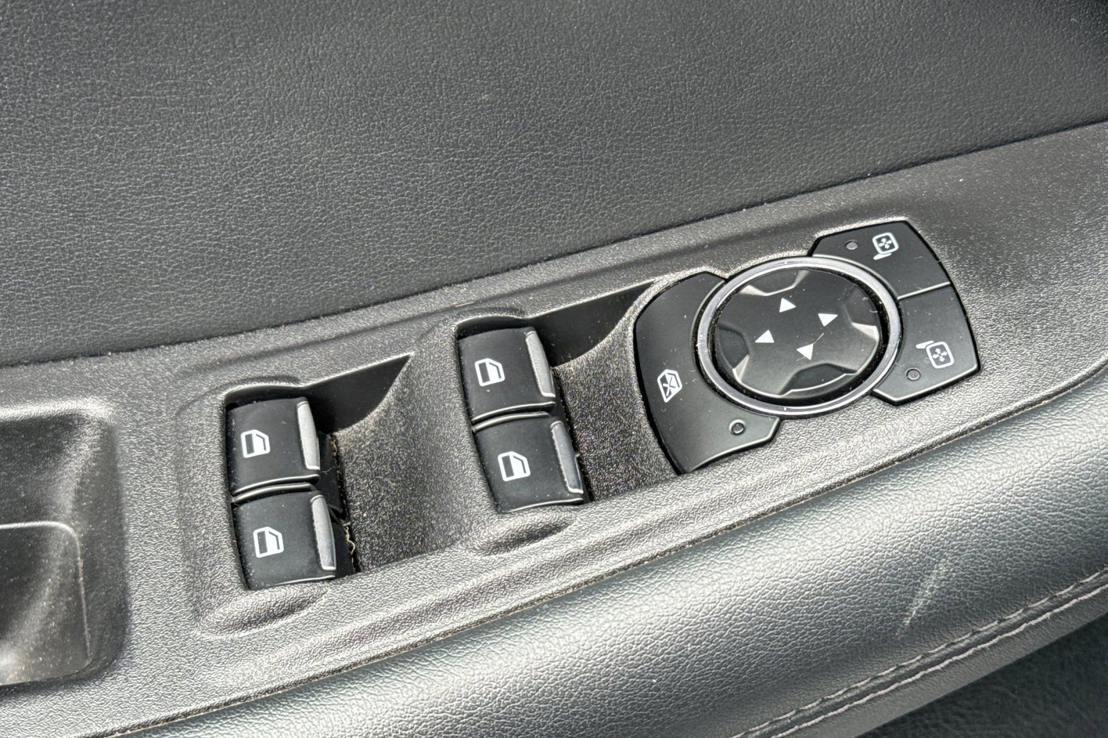 Used 2024 Ford Edge SEL AWD/4WD image 11