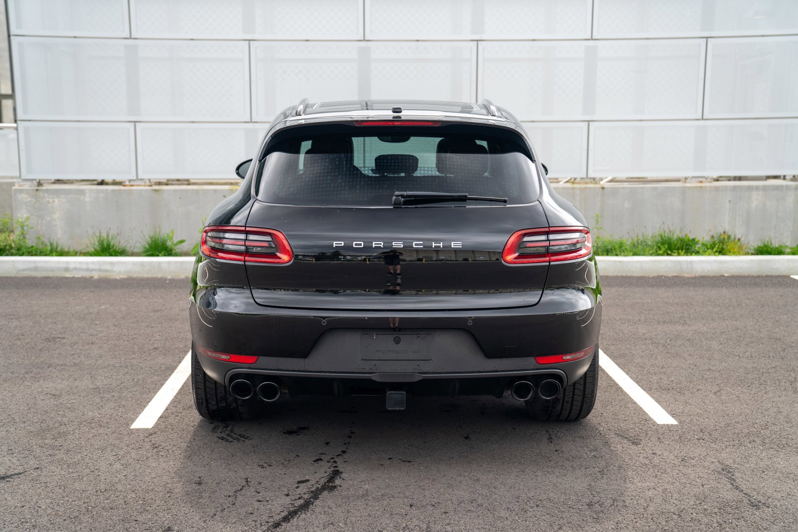 Certified 2018 Porsche Macan AWD/4WD image 7