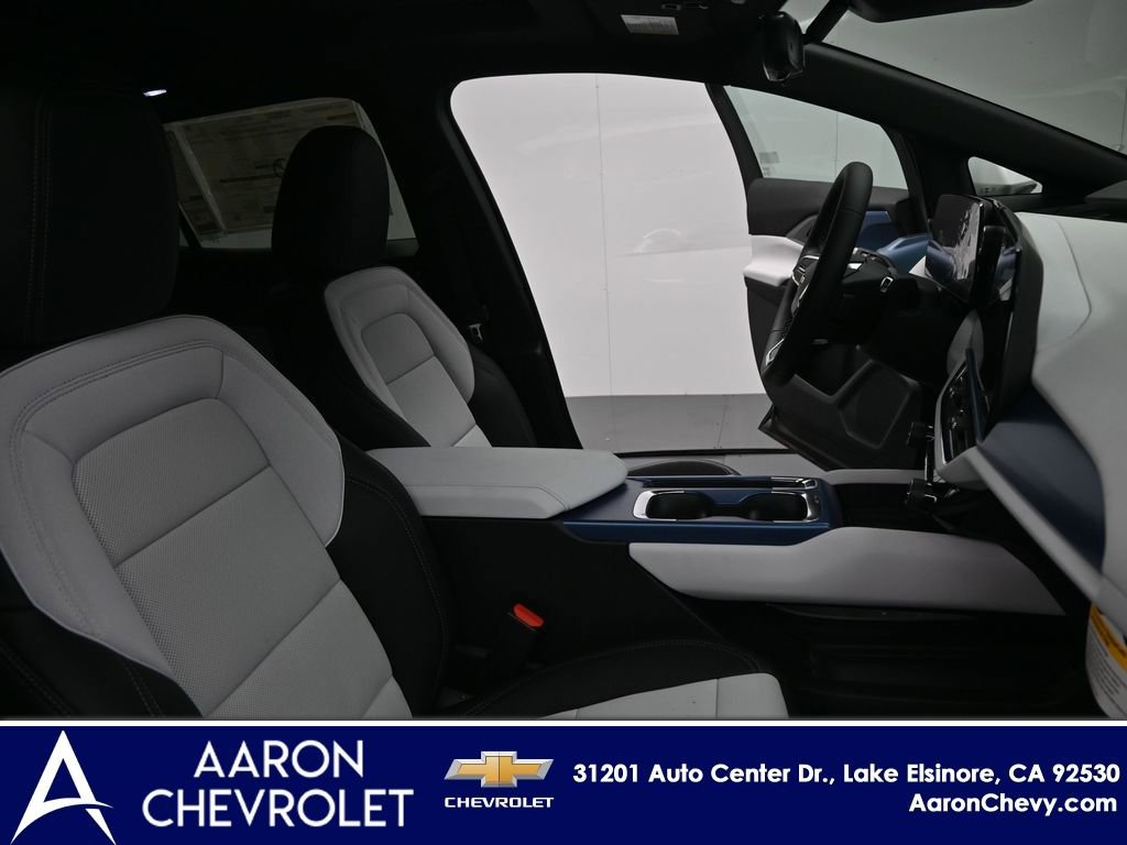 New 2025 Chevrolet Equinox EV LT image 16