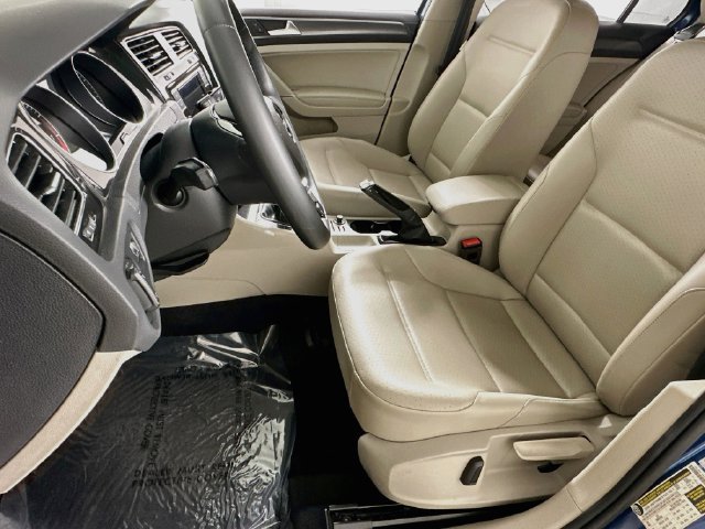 Used 2021 Volkswagen Golf 4-Door FWD image 9