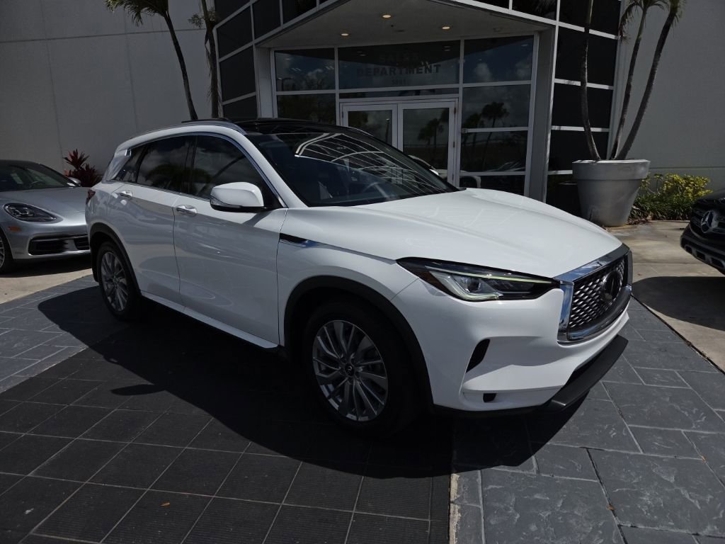 Used 2023 INFINITI QX50 Luxe image 2