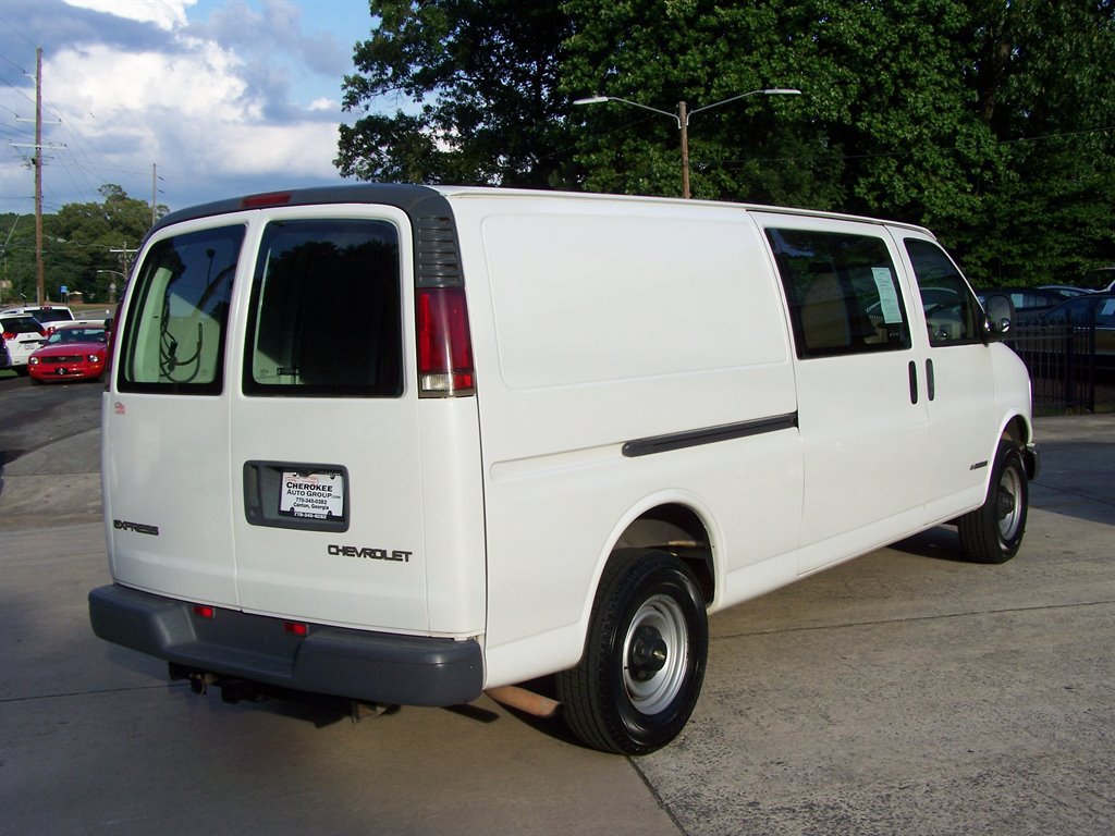 Used 2002 Chevrolet Express 3500 Extended RWD image 2