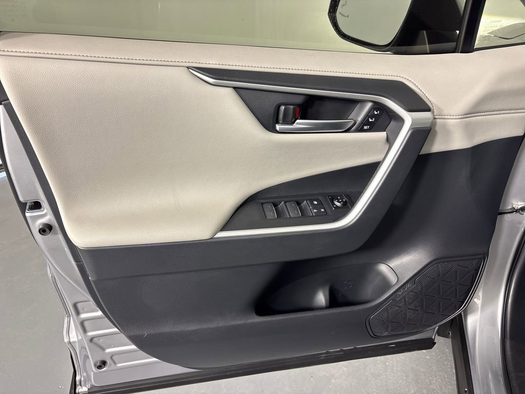 Used 2024 Toyota RAV4 Limited w/ Advanced Technology Package image 28
