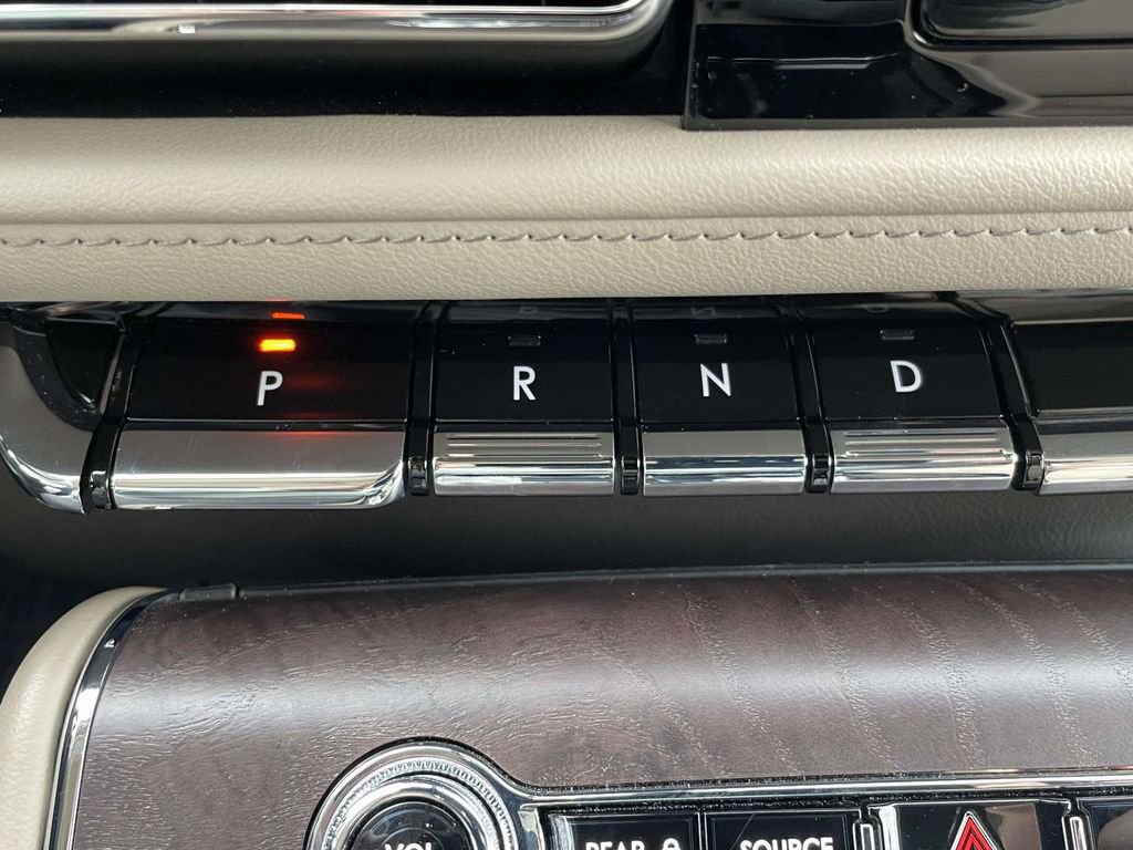 Certified 2023 Lincoln Aviator Reserve w/ Equipment Group 201A image 17