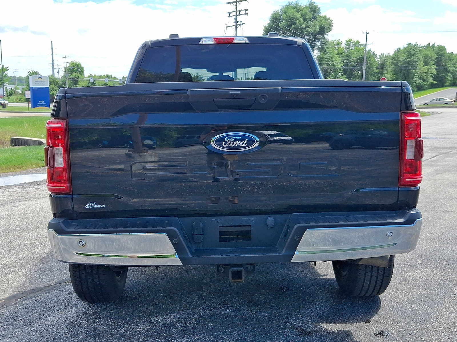 Used 2022 Ford F150 XLT w/ Trailer Tow Package AWD/4WD image 6