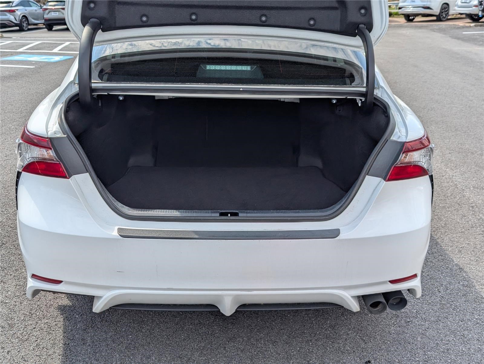 Used 2024 Toyota Camry SE image 13