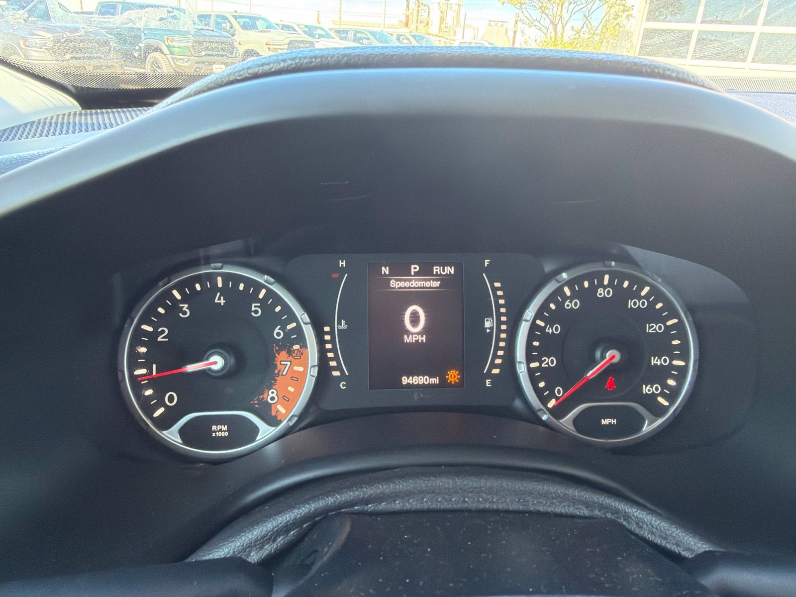 Used 2017 Jeep Renegade Latitude FWD image 9