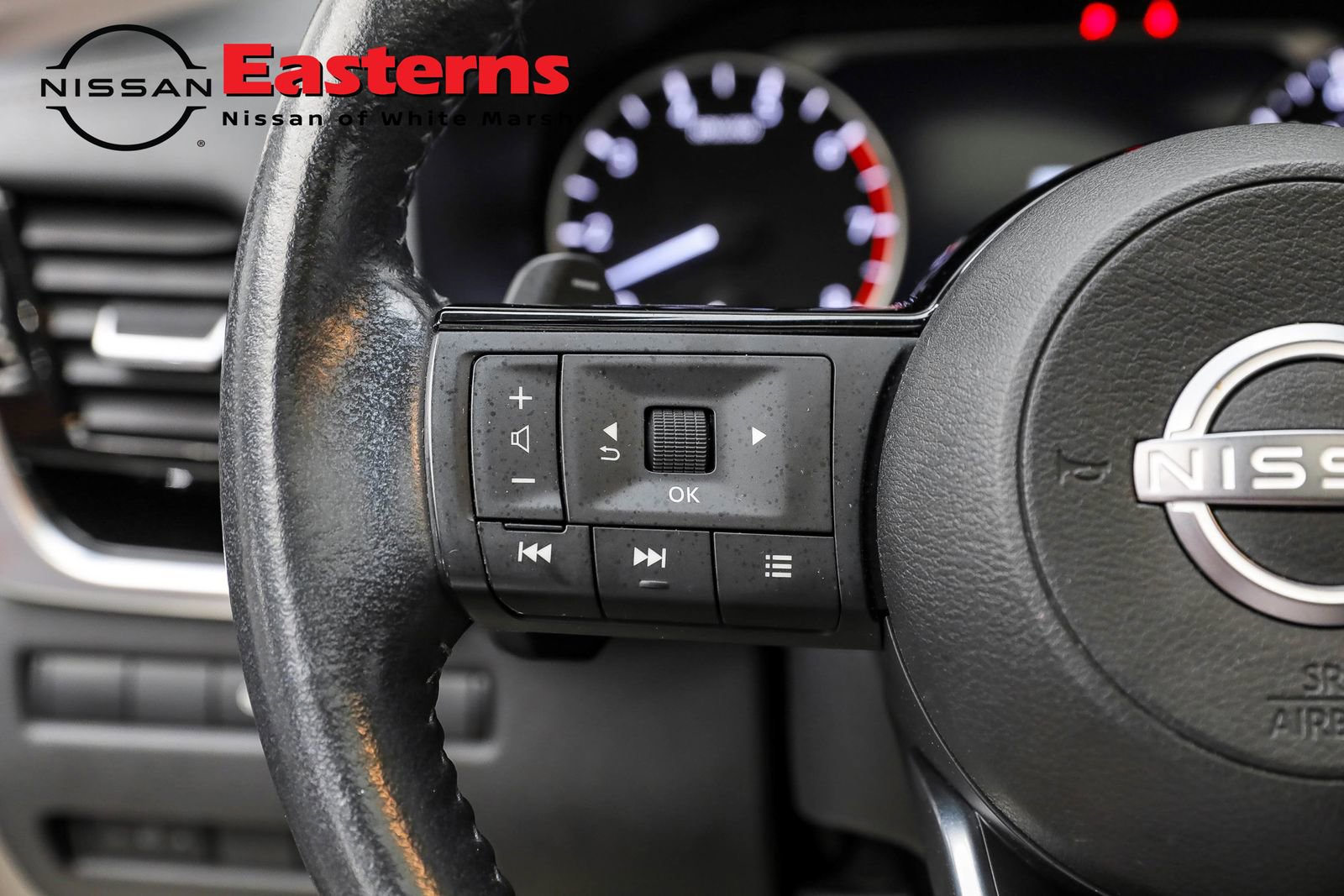 Used 2022 Nissan Rogue SL w/ SL Premium Package image 17