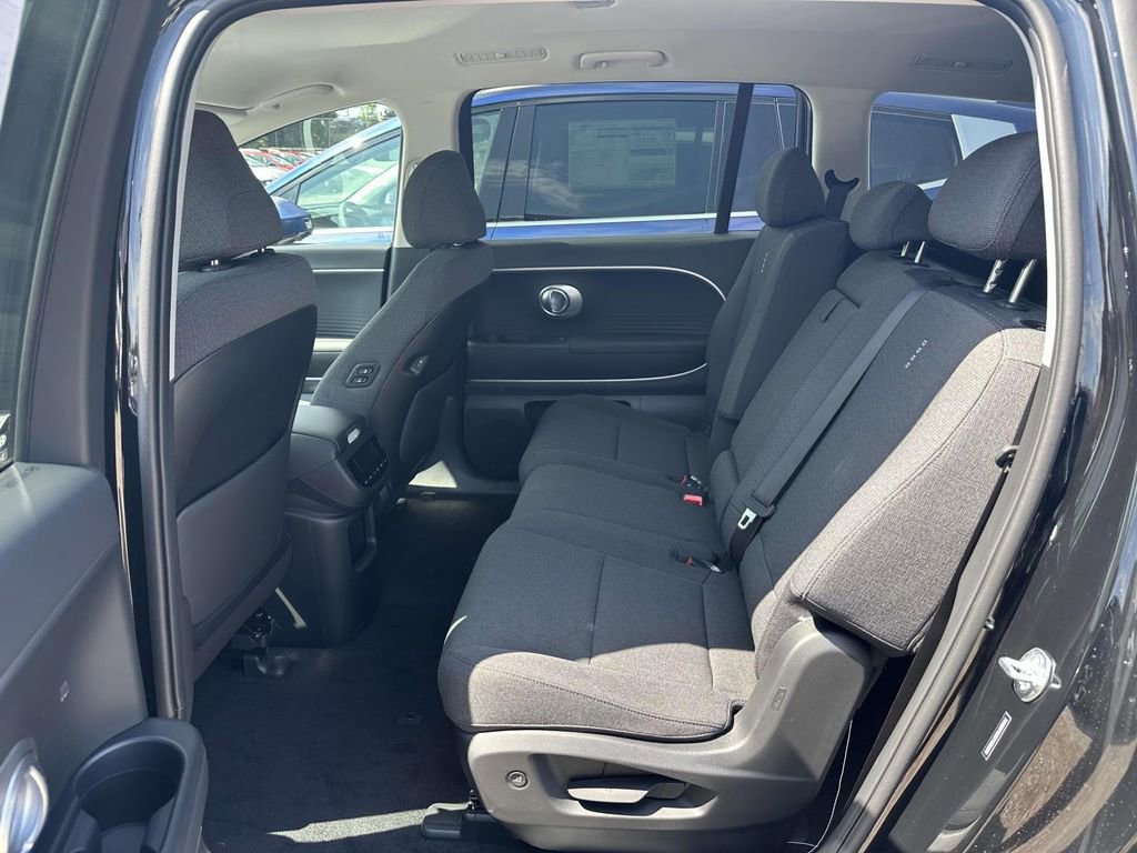 New 2026 Hyundai Ioniq 9 SE image 12