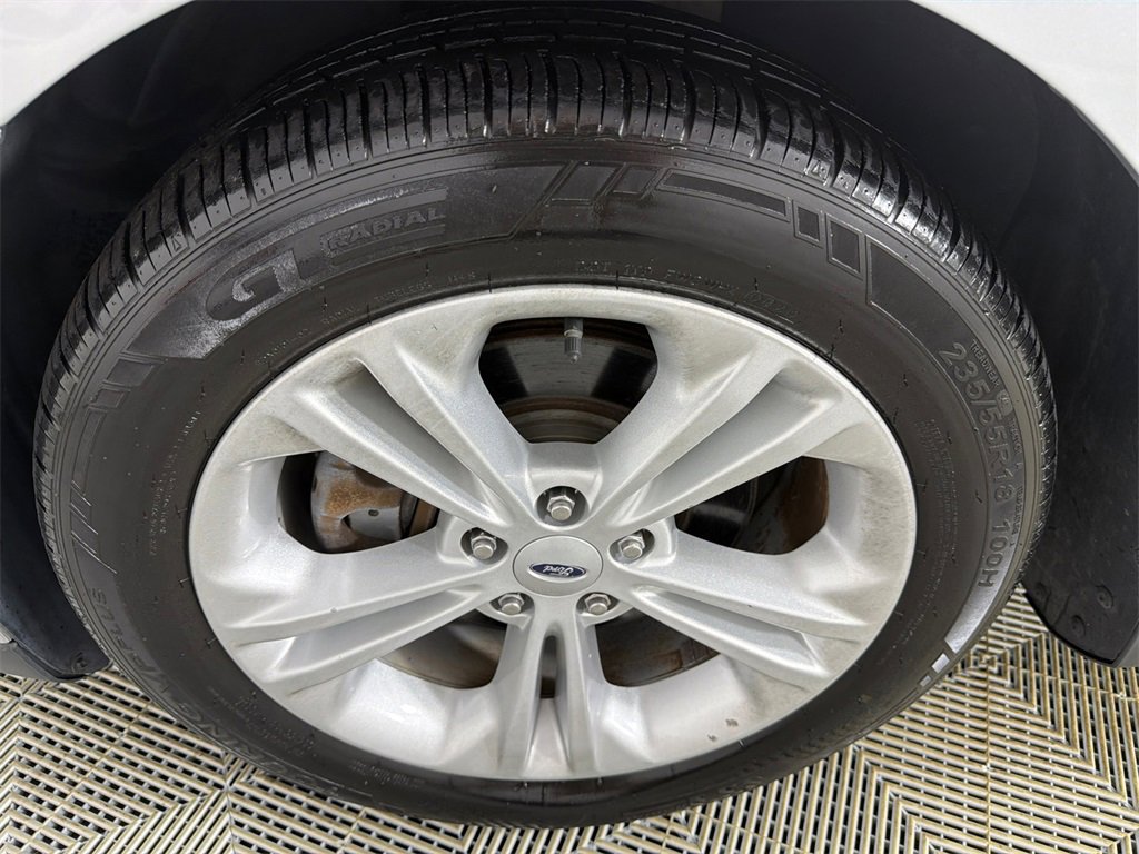 Used 2017 Ford Taurus SE image 11