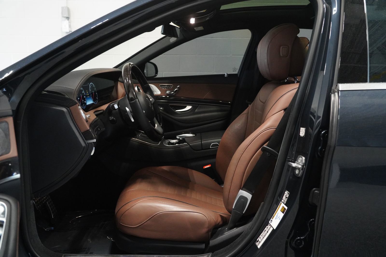 Used 2020 Mercedes-Benz S 560 4MATIC Sedan image 11