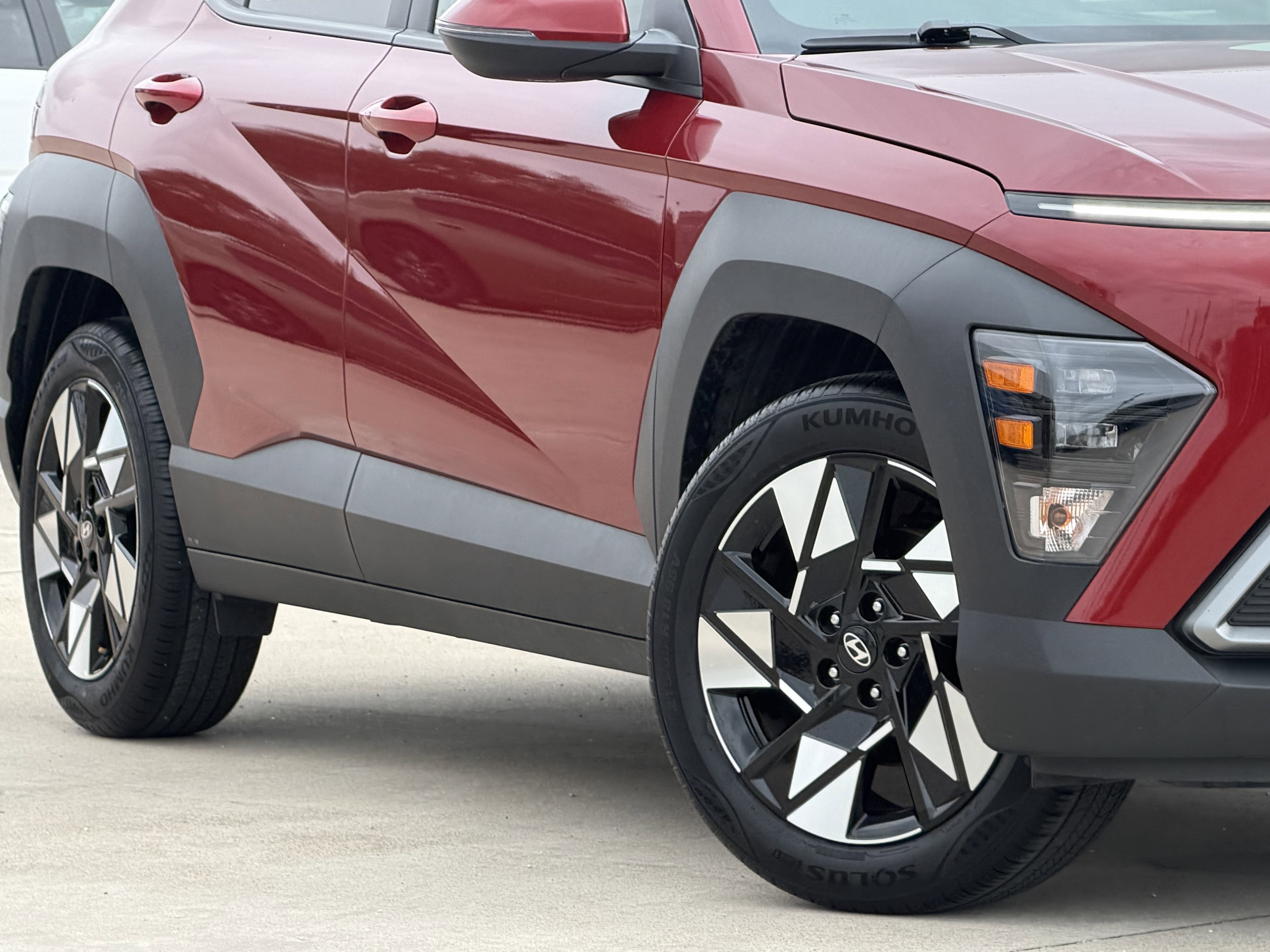Used 2025 Hyundai Kona SEL FWD image 11