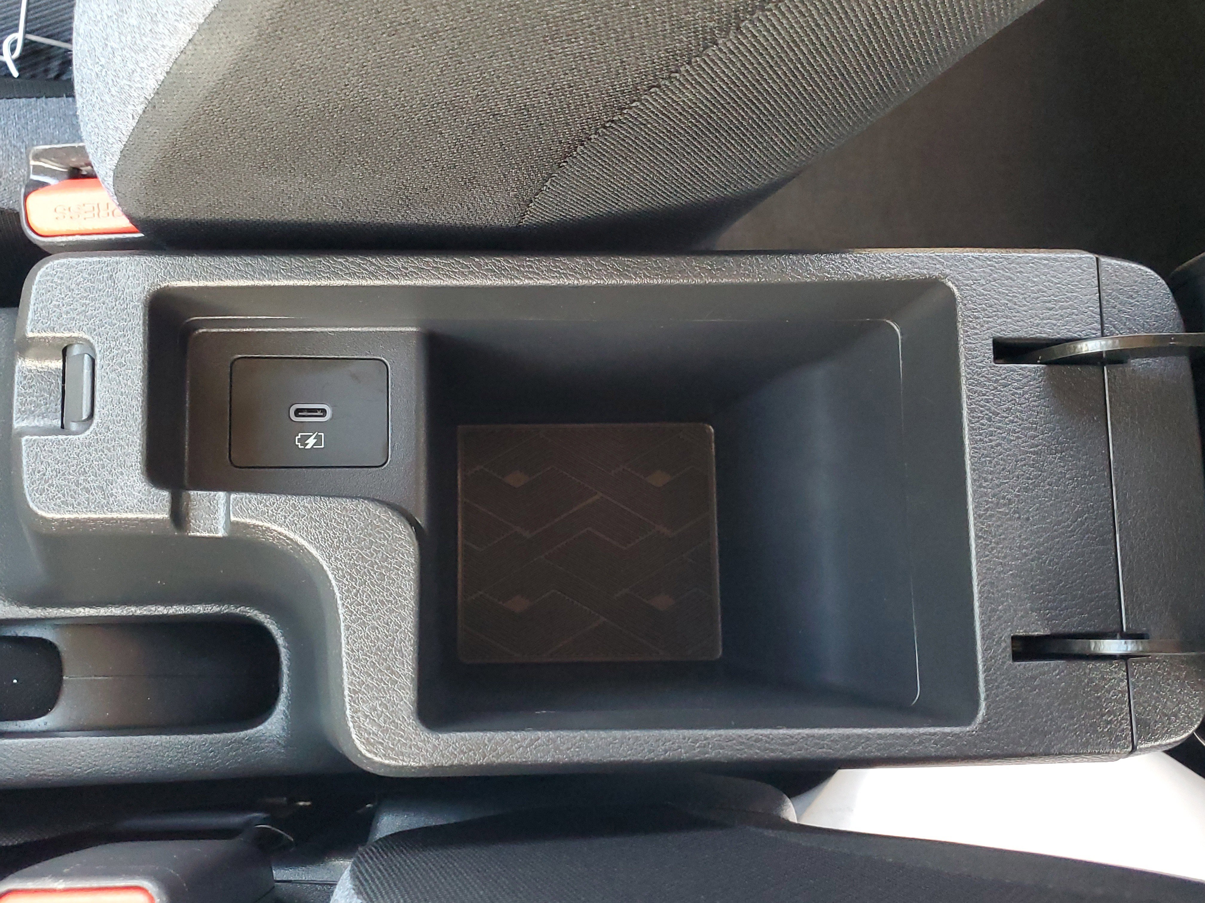 Certified 2025 Nissan Versa SV image 29