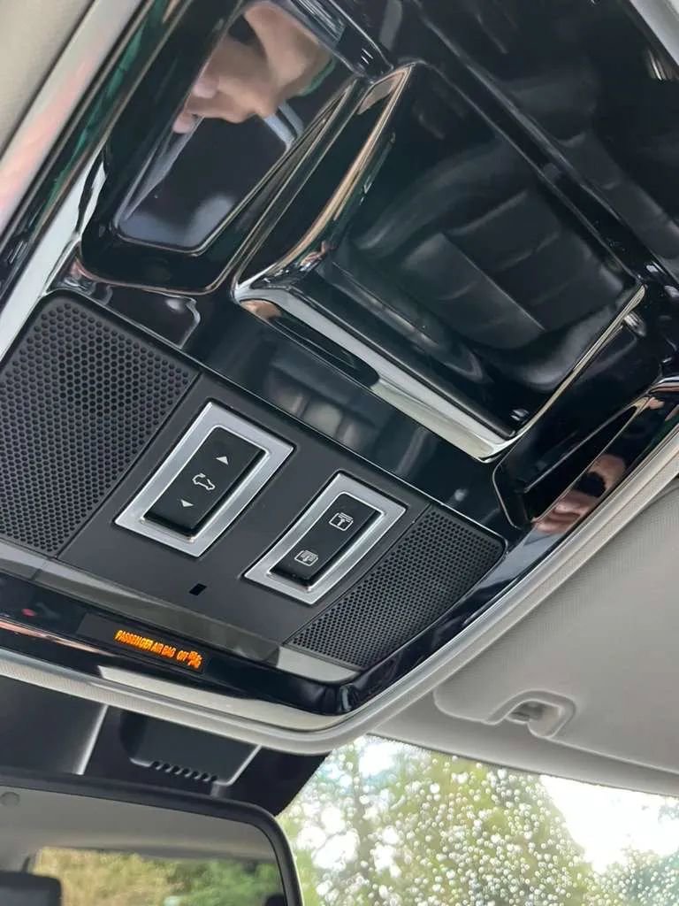 Used 2015 Land Rover Range Rover Long Wheelbase Supercharged image 11