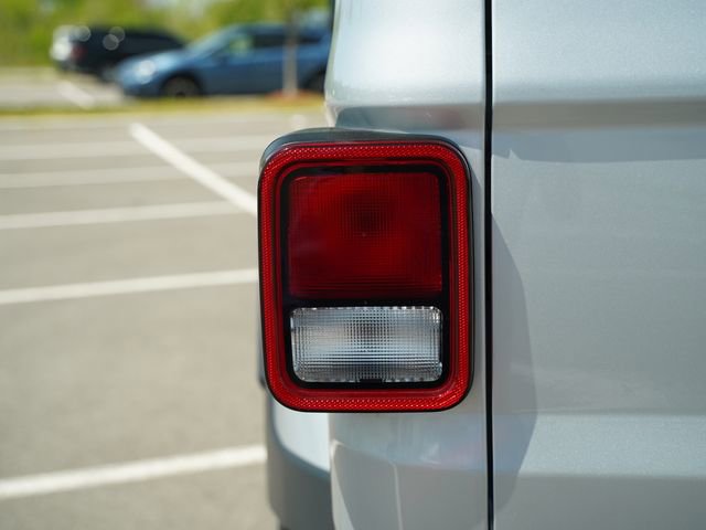 Used 2023 Jeep Gladiator Sport image 40