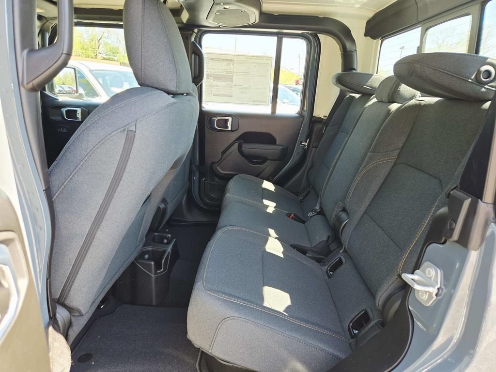 New 2026 Jeep Gladiator Sport AWD/4WD image 16