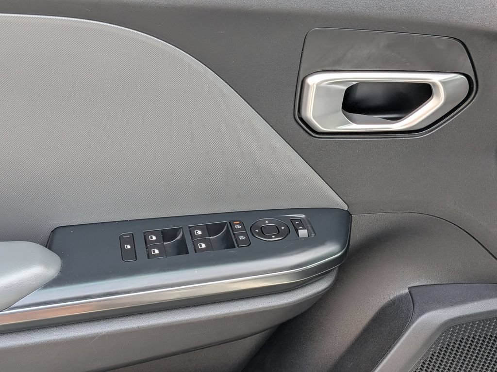 Used 2025 Kia K4 FWD image 13