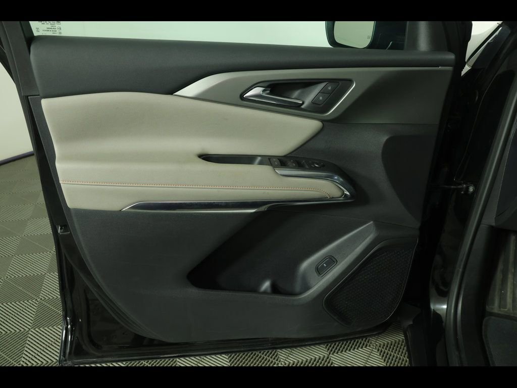 Used 2025 Chevrolet Traverse LT image 23