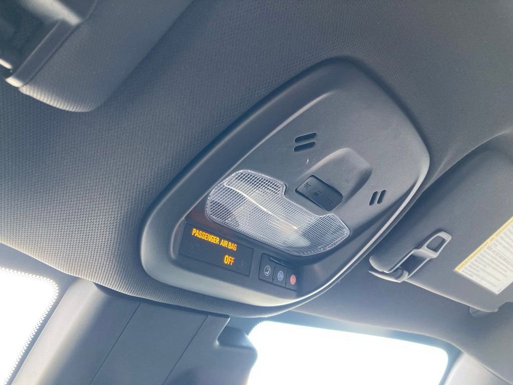 Used 2025 Buick Envista Preferred image 26