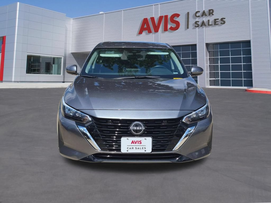 Used 2025 Nissan Sentra SV FWD image 2