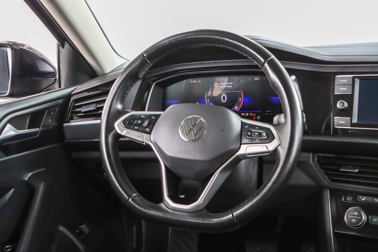 Used 2024 Volkswagen Jetta SE image 12