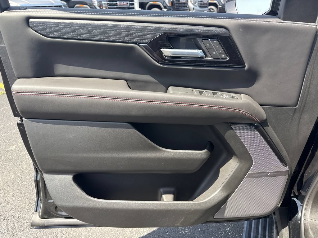 New 2026 GMC Yukon XL AT4 Ultimate AWD/4WD image 15