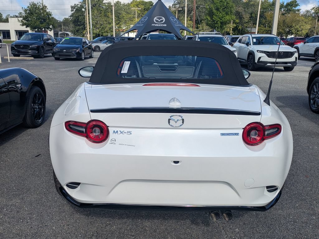 New 2026 MAZDA MX-5 Miata Club w/ Interior Package RWD image 4