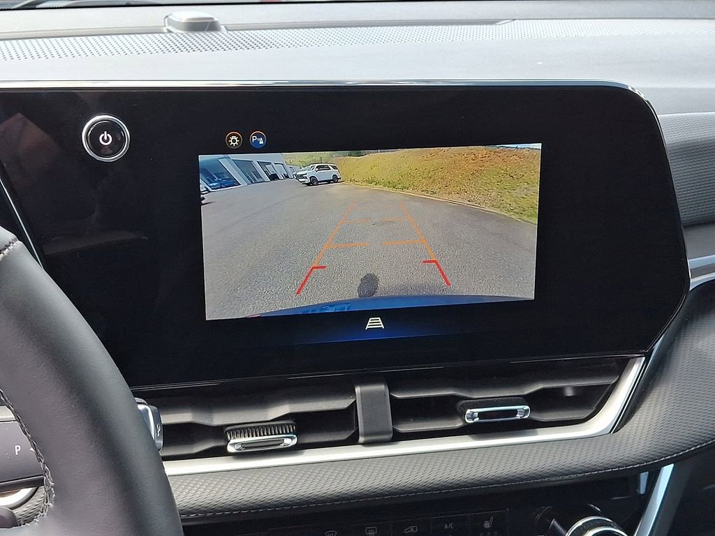 Used 2025 Chevrolet Equinox LT AWD/4WD image 18