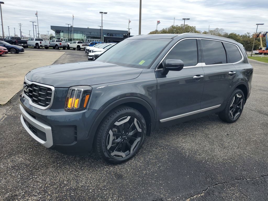 Used 2024 Kia Telluride S w/ S Sunroof Package image 2