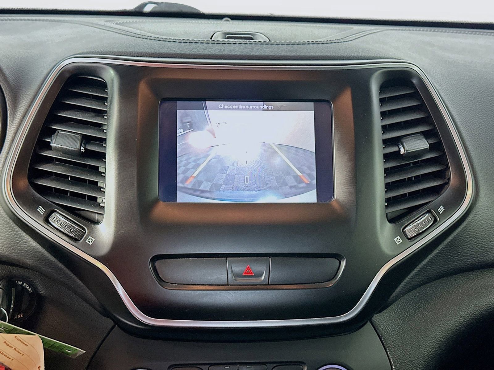 Used 2019 Jeep Cherokee Latitude w/ Popular Appearance Group FWD image 14