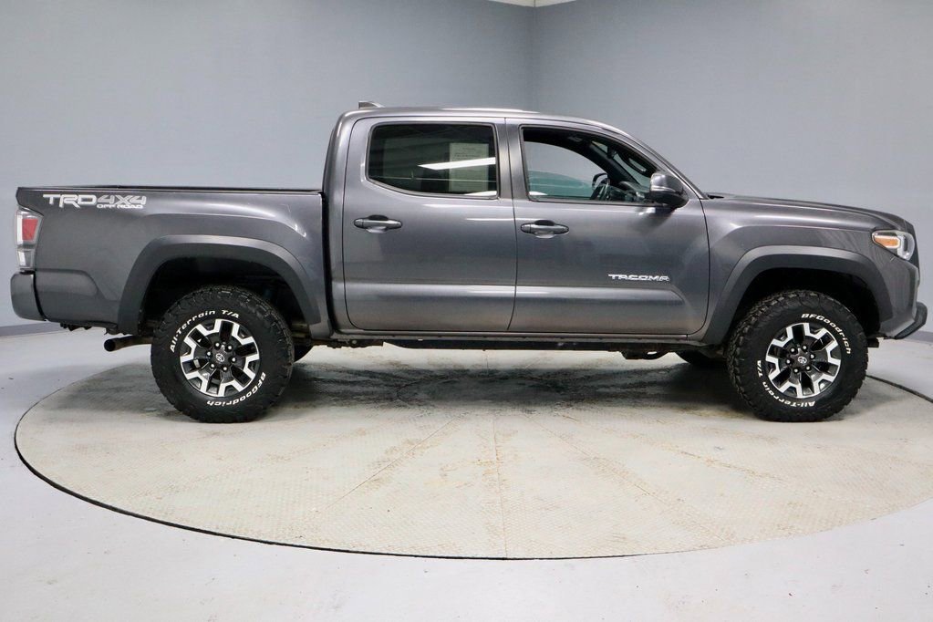 Used 2020 Toyota Tacoma TRD Off-Road w/ Technology Package image 11