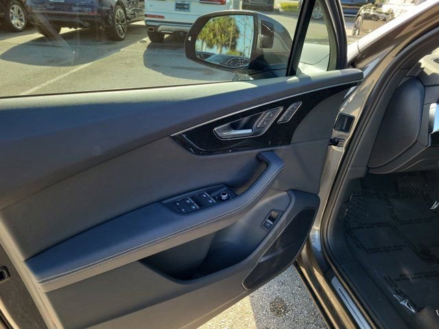 Certified 2025 Audi Q7 3.0T Premium Plus w/ Premium Plus Package image 17