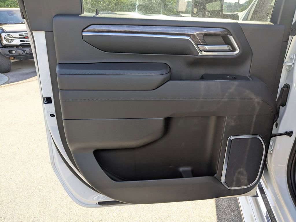 Used 2024 Chevrolet Silverado 2500 LTZ w/ LTZ Plus Package AWD/4WD image 33