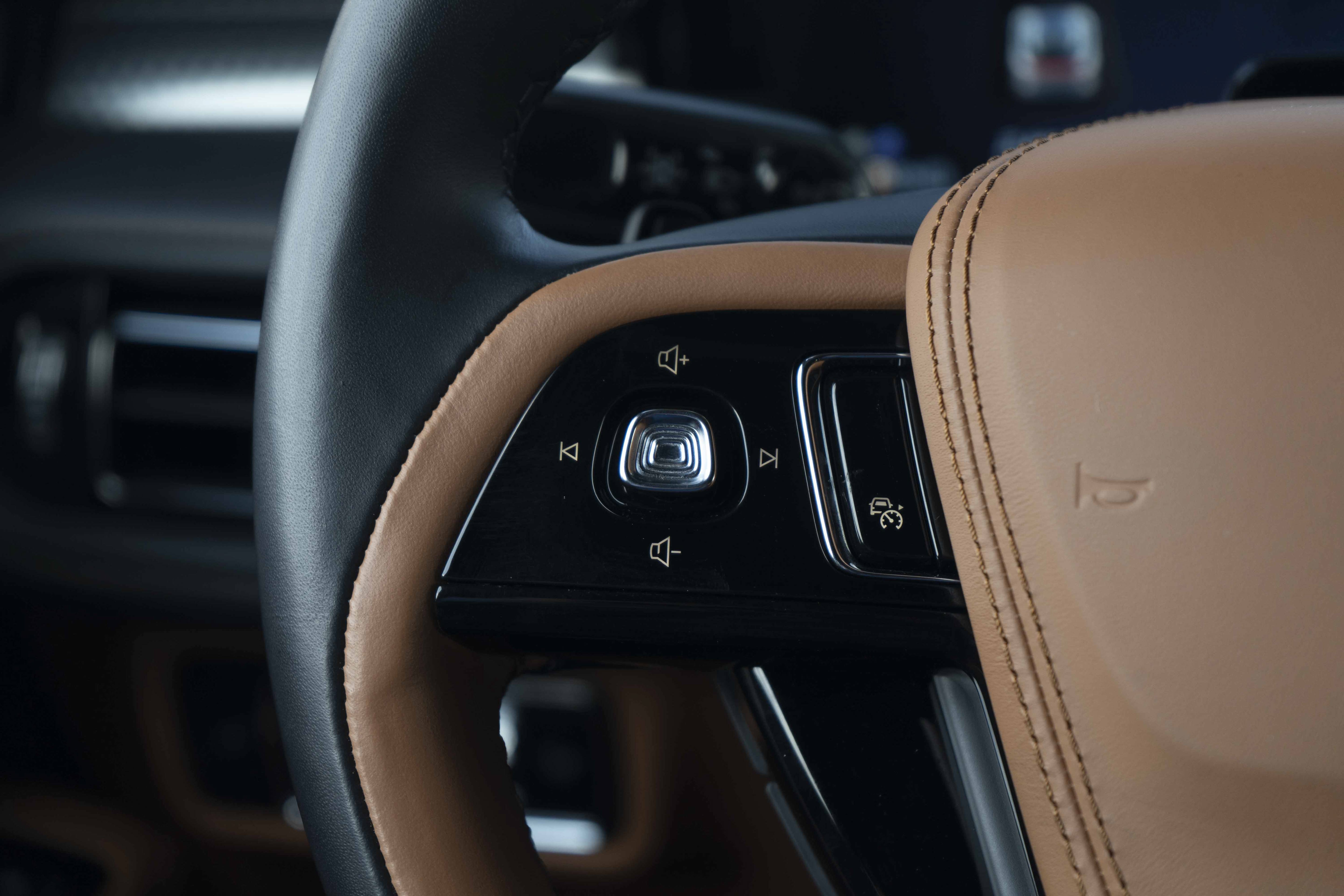 Used 2025 Lincoln Aviator Black Label AWD/4WD image 21