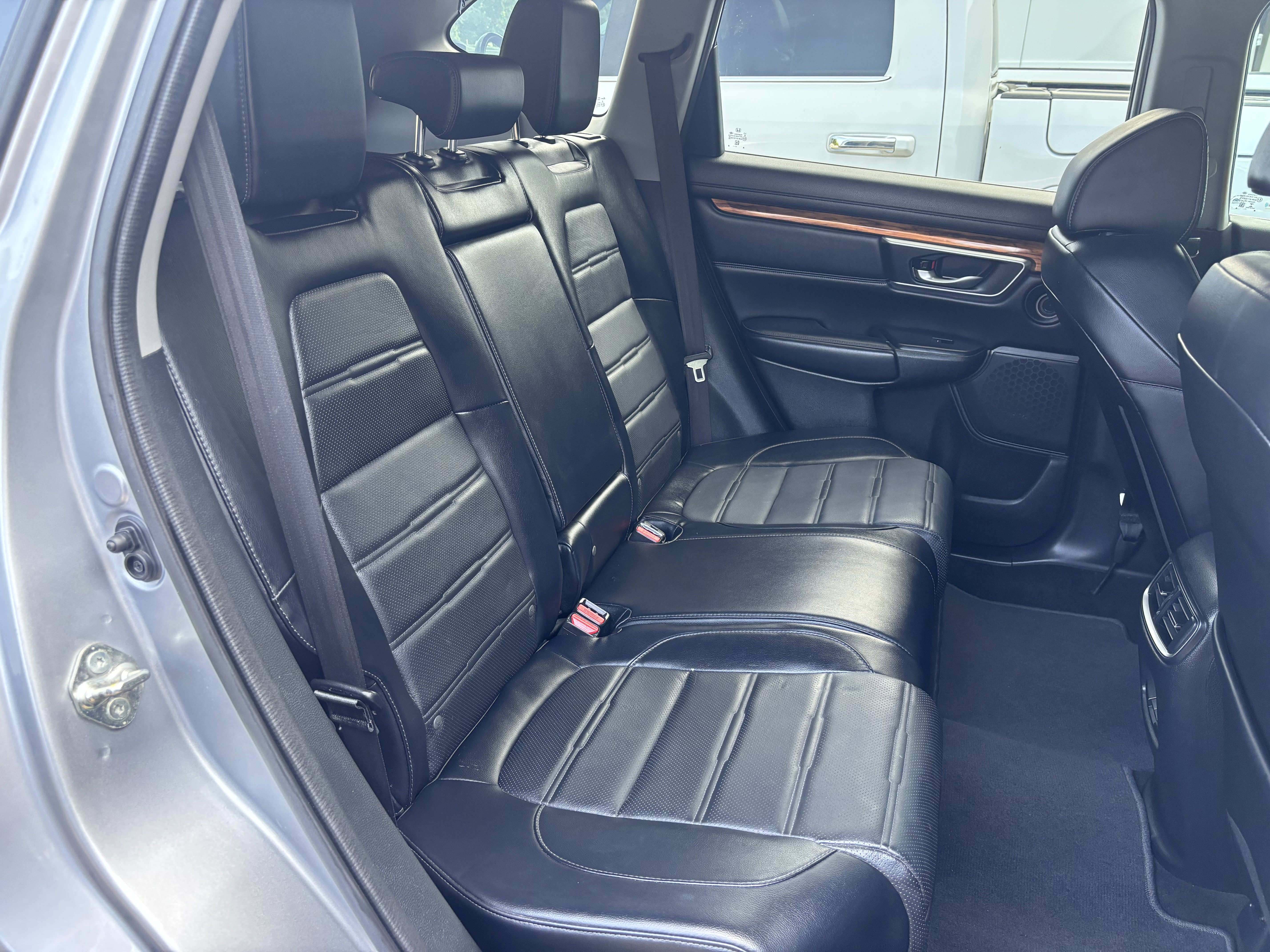 Used 2018 Honda CR-V Touring image 34