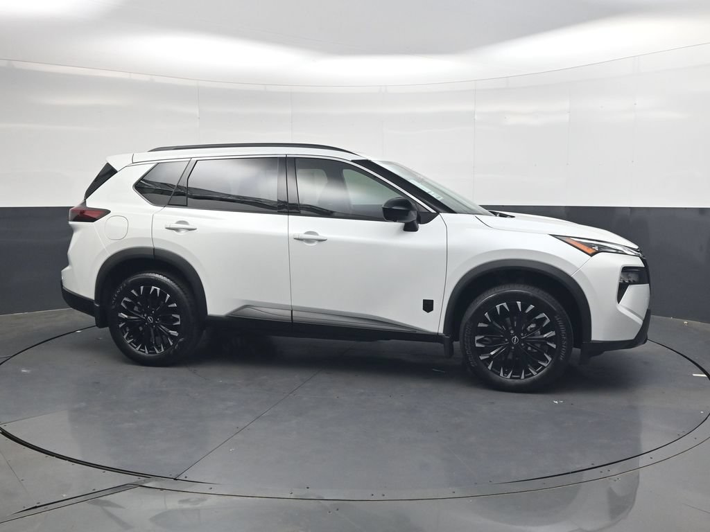 New 2026 Nissan Rogue Dark Armor FWD image 4