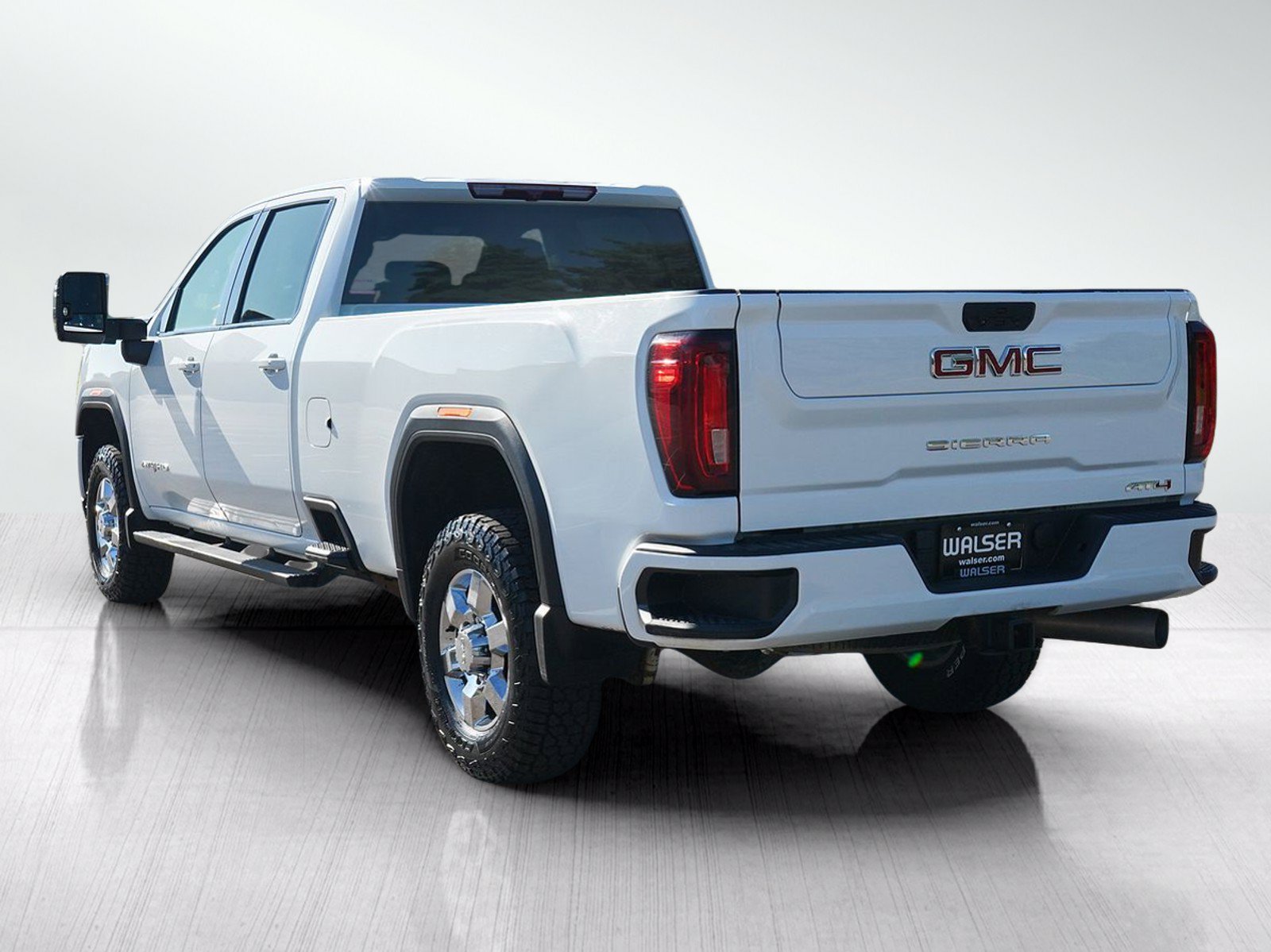 Used 2023 GMC Sierra 2500 AT4 w/ Gooseneck/5TH Wheel Package AWD/4WD image 3