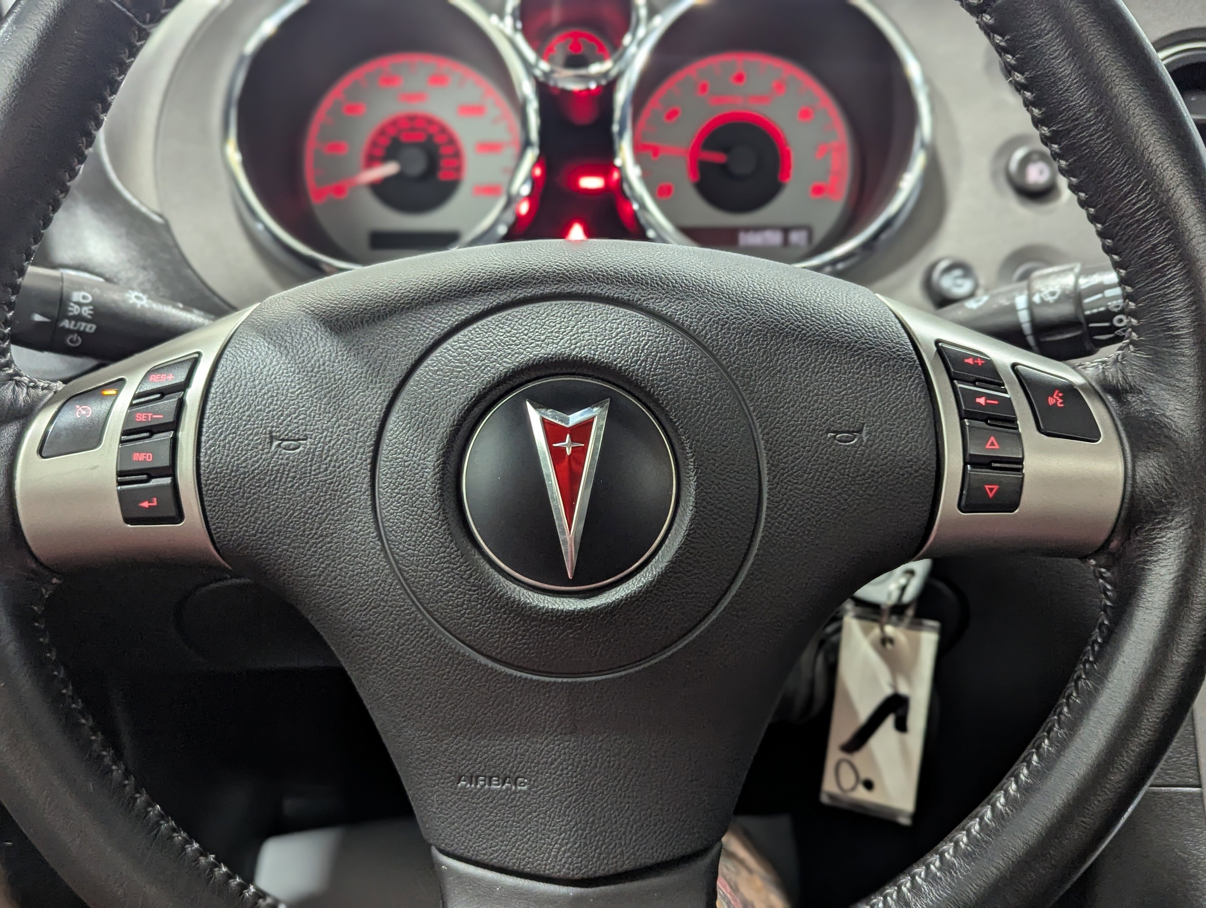 Used 2008 Pontiac Solstice Convertible w/ Premium Package RWD image 13