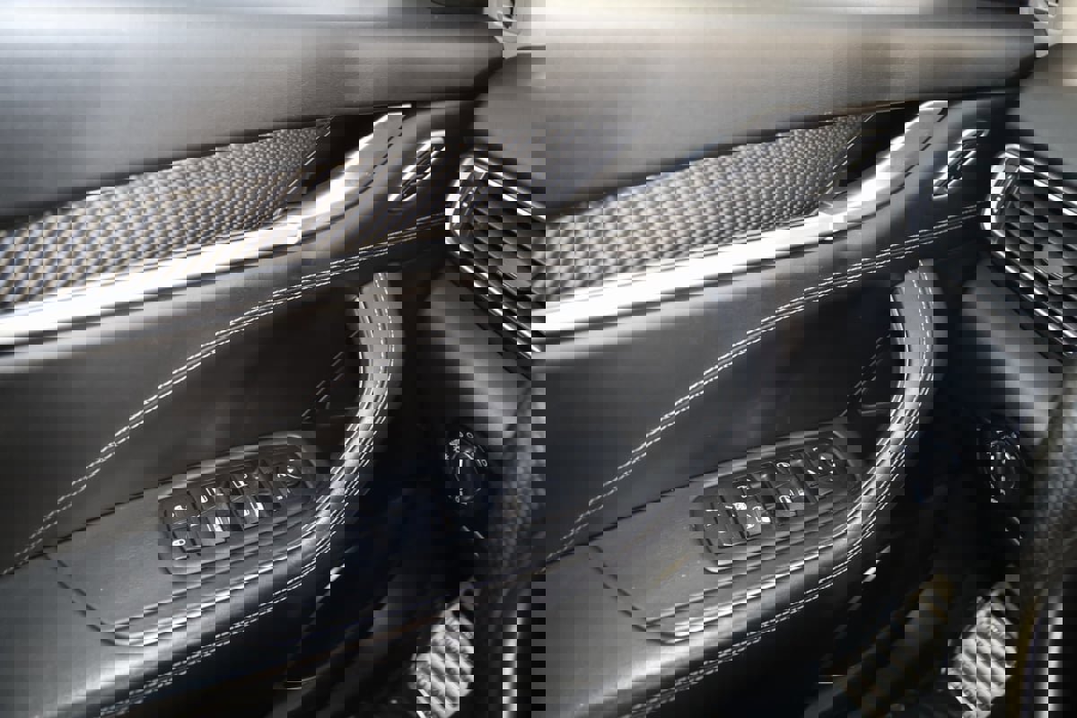 Used 2018 Maserati Levante S GranSport image 35