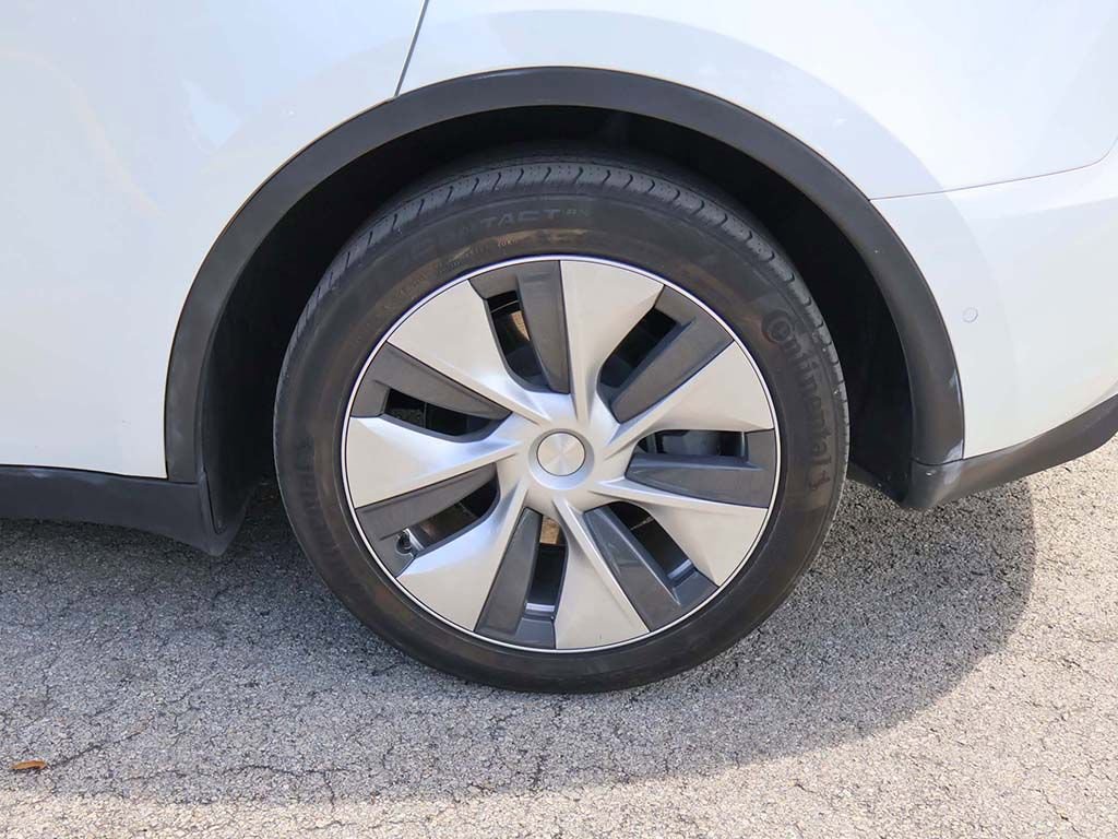 Used 2021 Tesla Model Y Long Range image 31